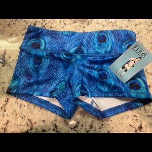 NWT limited edition Peacock Small Fleos